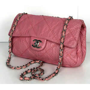 Chanel Timeless Classique Flap Bag in Pink Python Leather F-1